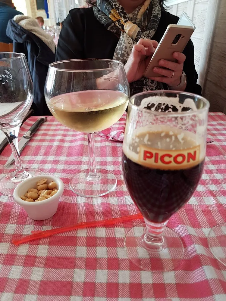 Picon Bière Et Verre de Vin Blanc